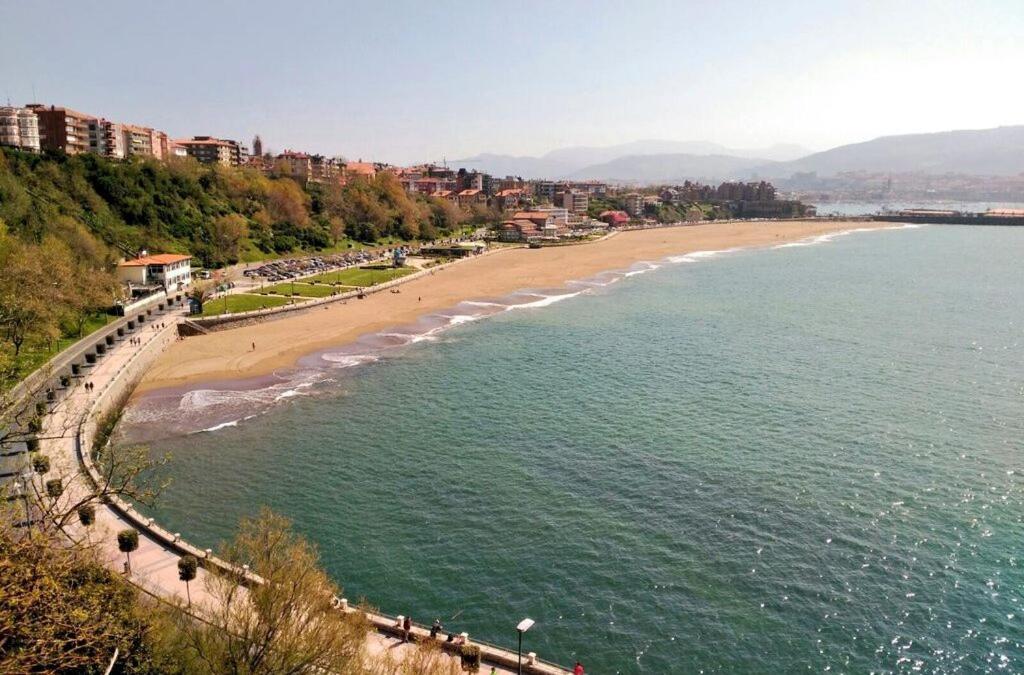 Confortable Piso En El Puerto Viejo De Algorta, A 7 Min De La Playa Getxo Exterior photo